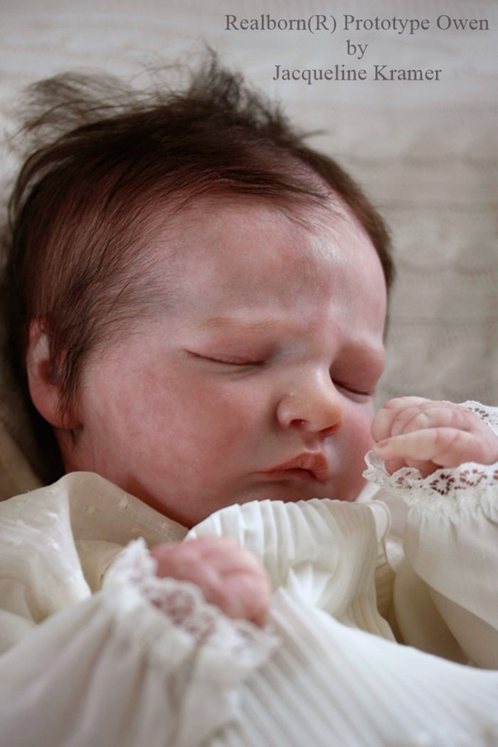 Bebê Reborn Kit Owen Dormindo menino vista 2